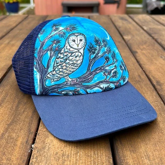 Nearly New Barn Owl Trucker Hat Kids or Small adult - Picture 1 of 4